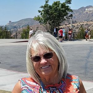 Meet your Posher, Debi